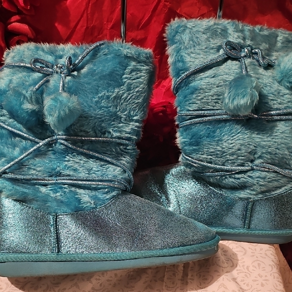 Justice Aqua Faux Fur Boots with Pom Poms Size 8